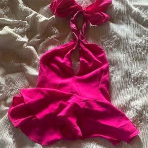 Crossing paths tie top